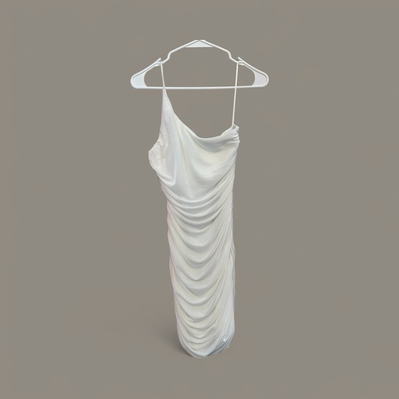 Princess Polly Dresses & Skirts - NWT Princess Polly One Shoulder White Dress Size 6